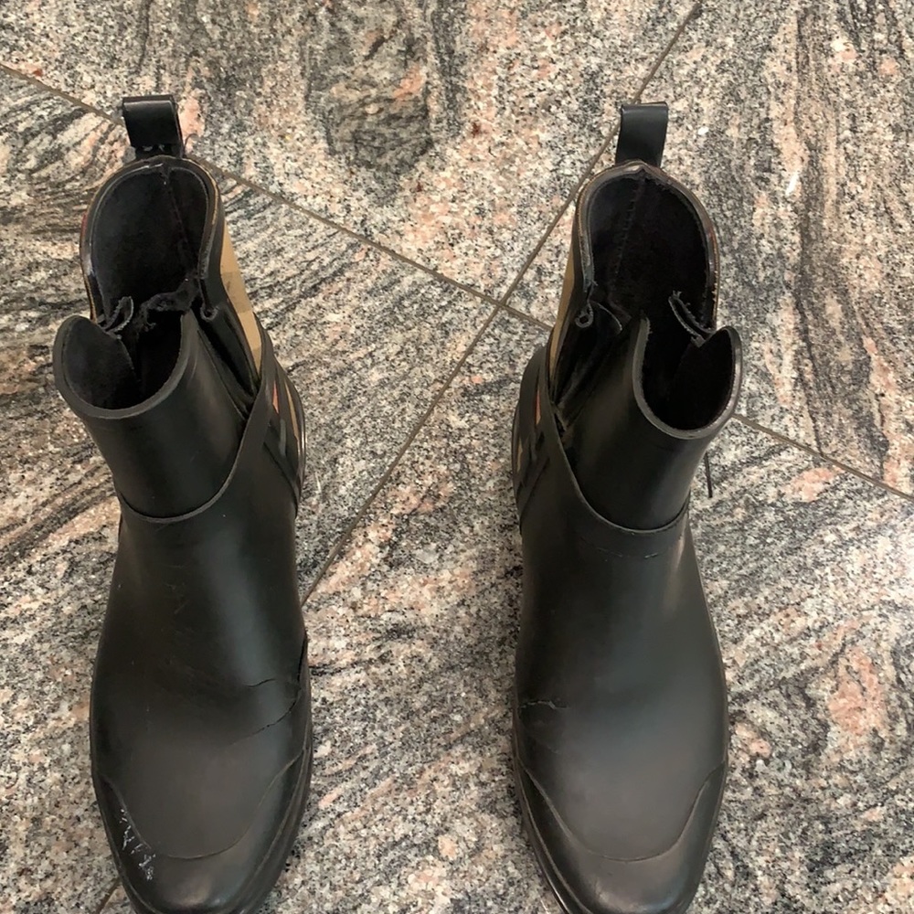 Burberry rain boots - Picture 12 of 12